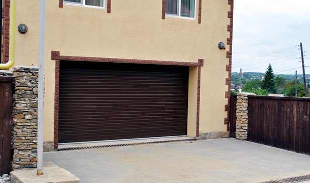 Секционные гаражные ворота DoorHan