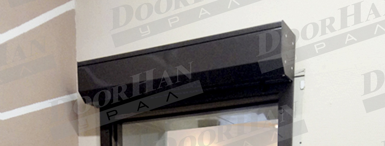 Рольставни на дверные проемы из легкого алюминиевого профиля коричневого цвета фото 2